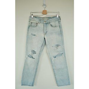 Light Wash Mid-Rise Distressed Boyfriend Jeans SZ6